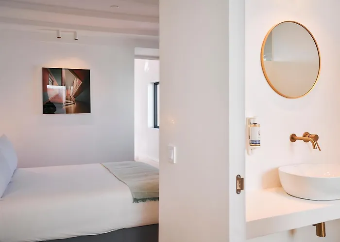 Les Deux Mariettes Maison Rose