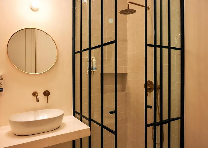 Les Deux Mariettes Maison Rose Lisbon